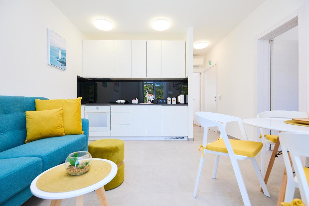 Green Lantern Apartments Okuklje Экстерьер фото