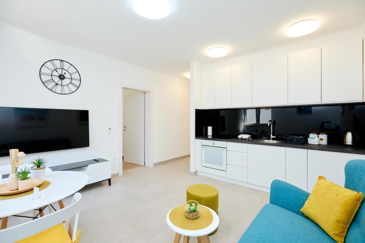 Green Lantern Apartments Okuklje Экстерьер фото