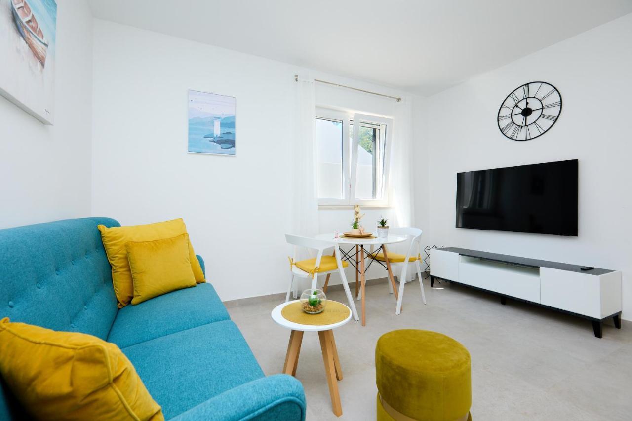 Green Lantern Apartments Okuklje Экстерьер фото