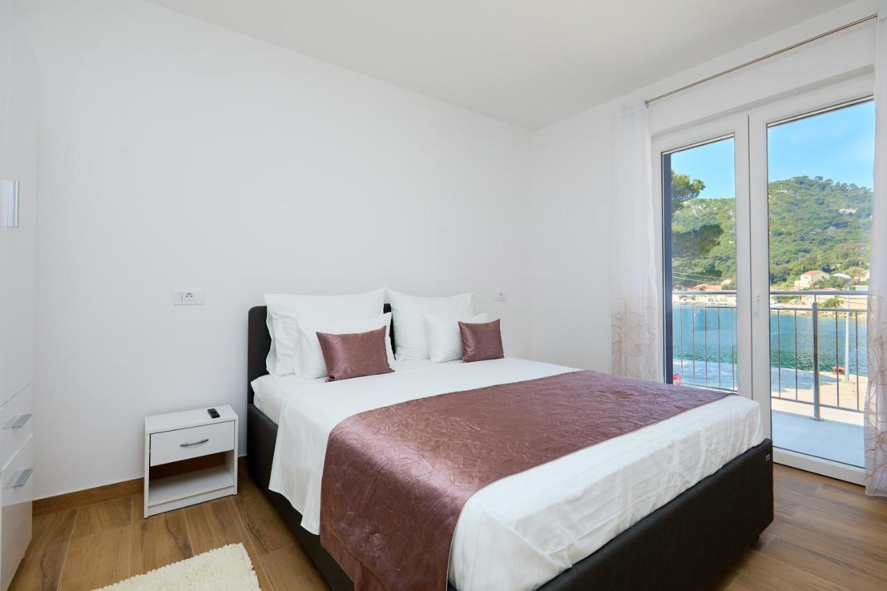 Green Lantern Apartments Okuklje Экстерьер фото