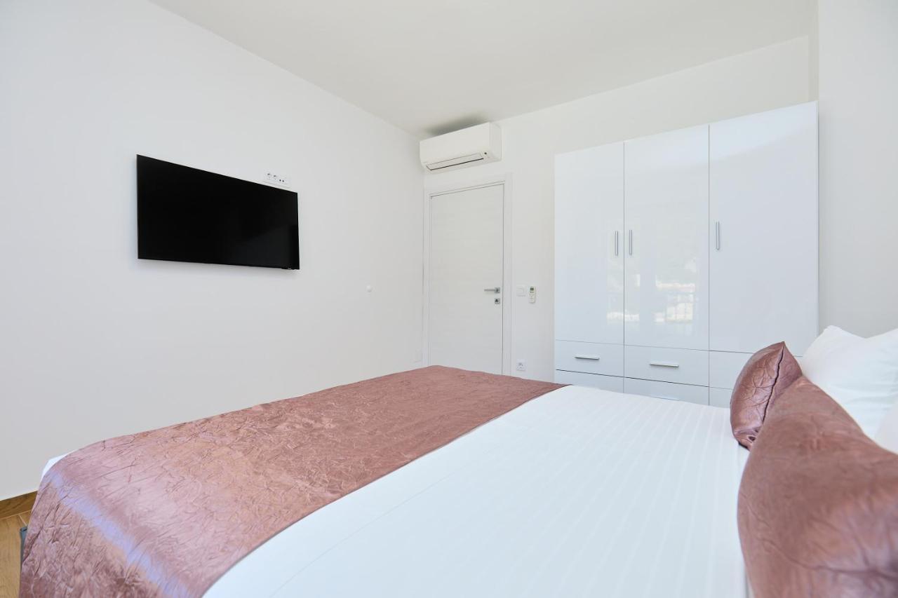 Green Lantern Apartments Okuklje Экстерьер фото