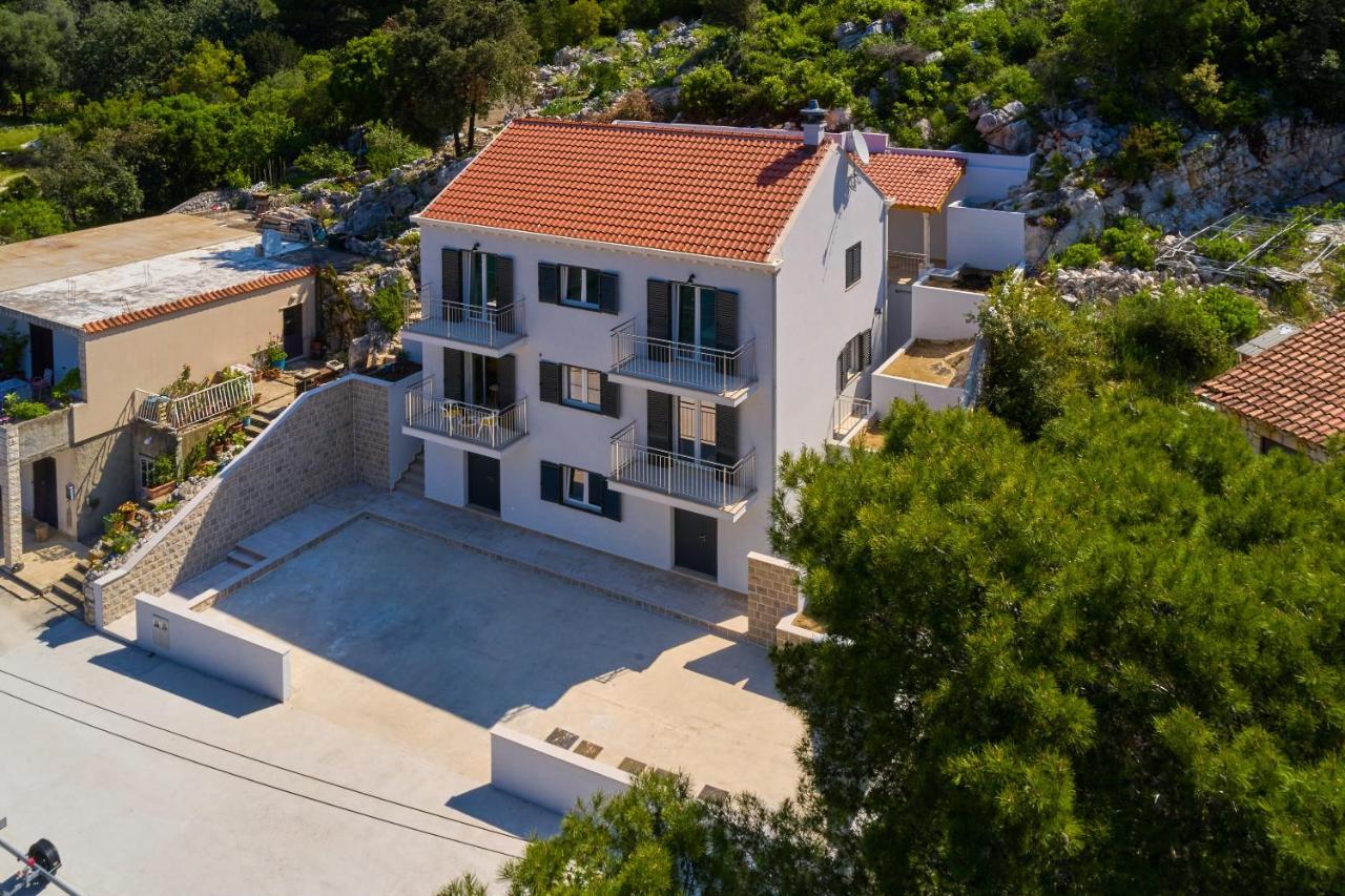 Green Lantern Apartments Okuklje Экстерьер фото